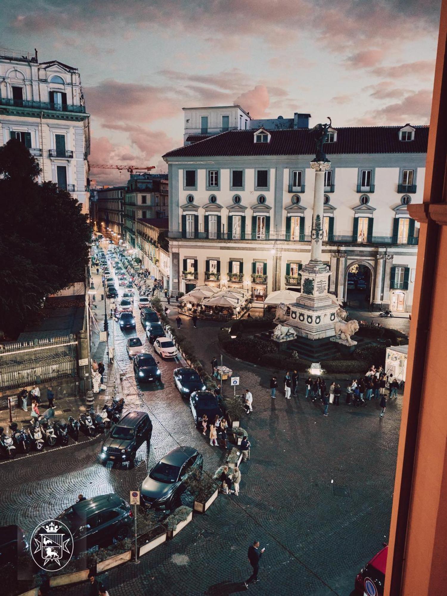 Bed and Breakfast Vista Piazza Dei Martiri Napoli Esterno foto